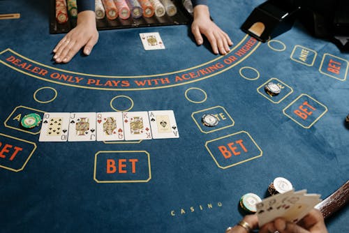 VinciSpin casino selection with blackjack table